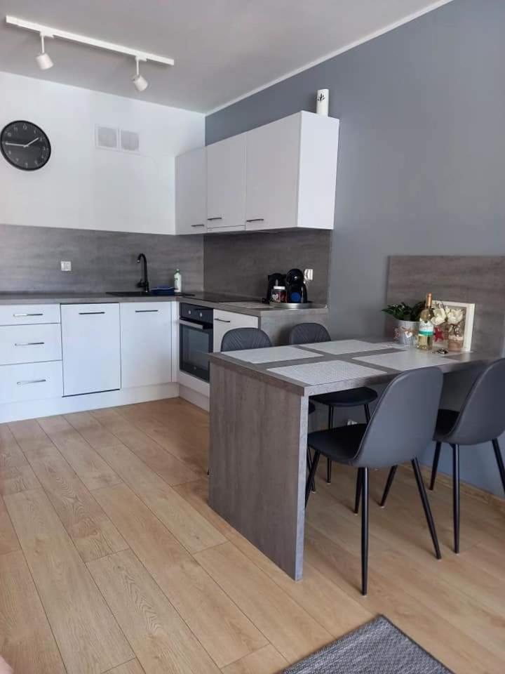 Apartament 4 Seasons- Basen Wewnetrzny,Jacuzzi,Sauna,Silownia I Kulkoland W Cenie!!! Kołobrzeg Extérieur photo