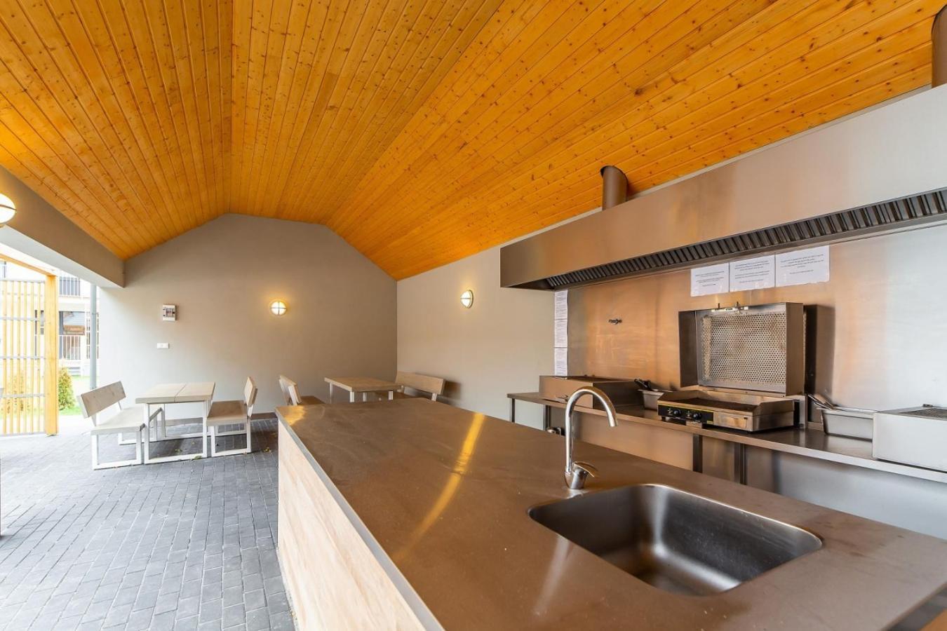 Apartament 4 Seasons- Basen Wewnetrzny,Jacuzzi,Sauna,Silownia I Kulkoland W Cenie!!! Kołobrzeg Extérieur photo